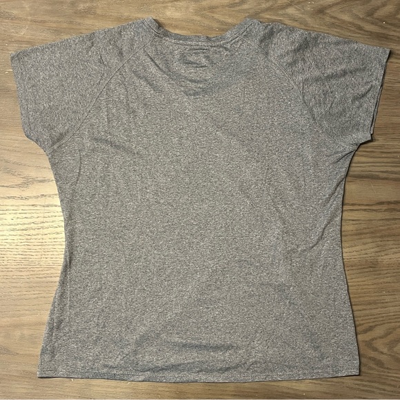 The North Face Women's Reaxion Amp V-Neck T-Shirt x TWO - Picture 6 of 13